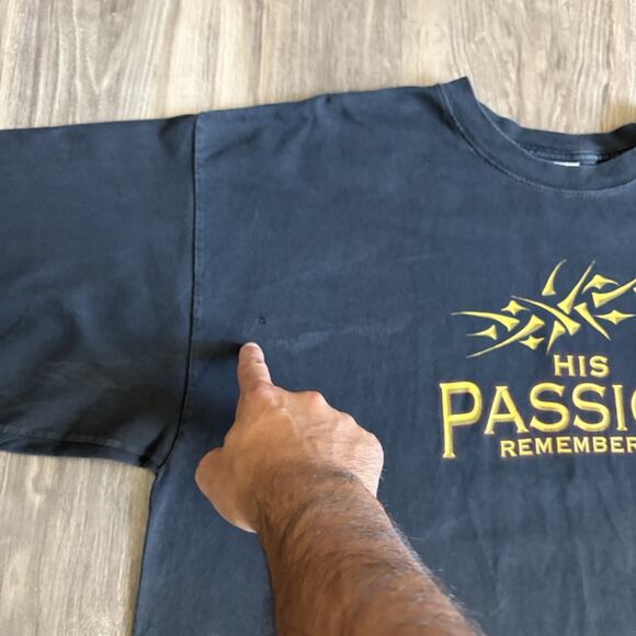 Vintage Jesus T-Shirt Men's Size XL His Passion Remembered Distressed Faded 90s - Picture 4 of 8